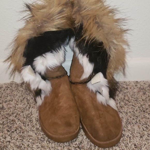 boots - Picture 2 of 3